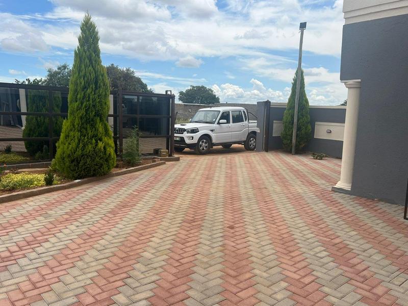 5 Bedroom Property for Sale in Kgabalatsane North West
